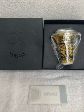 NEW Authentic Versace Rosenthal Floralia Gold Creamer Dining Luxury Classic